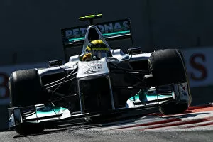 Images Dated 11th November 2011: Formula One World Championship, Rd 18, Abu Dhabi Grand Prix, Practice Day, Yas Marina Circuit
