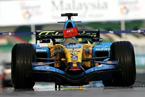 Images Dated 18th March 2006: Formula One World Championship: The Renault R26 of Giancarlo Fisichella Renault in parc ferme