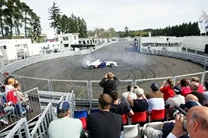 Images Dated 4th May 2006: Formula One World Championship: Sebastian Vettel does dougnuts for the fans in the BMW Sauber F1