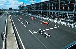 Formula One World Championship: The start of the race: Formula One World Championship, French GP, Magny Cours, France