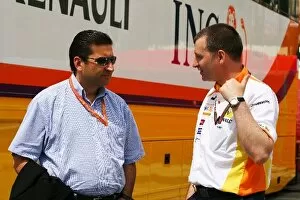 Images Dated 9th May 2009: Formula One World Championship: Steve Madincia Prism with Rob White Renault Deputy Managing Director
