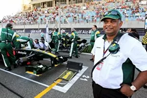 Bahrain Collection: Formula One World Championship: Tony Fernandes Lotus F1 Team Principal on the grid