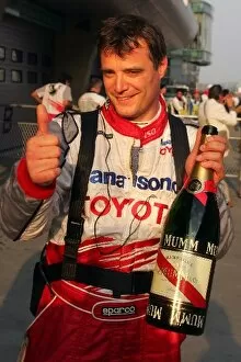 Images Dated 16th October 2005: Formula One World Championship: Toyota celebrate