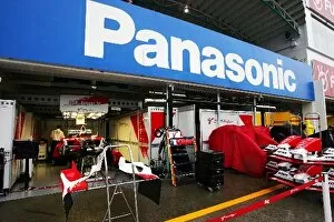 Images Dated 13th October 2004: Formula One World Championship: The Toyota pits