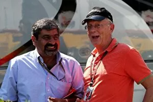 Images Dated 10th September 2007: Formula One World Championship: Vicky Chandhok with Jan Mol father of Michiel Mol