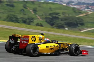 Brasilian Collection: Formula One World Championship: Vitaly Petrov Renault R30