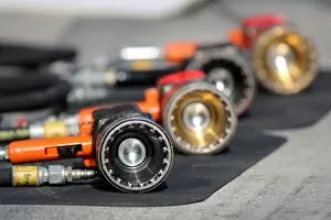 Shanghai International Circuit Gallery: Formula One World Championship: Wheel nut guns