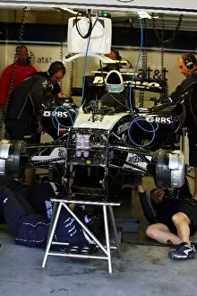 Images Dated 14th September 2007: Formula One World Championship: Williams FW28 is worked on in the pits