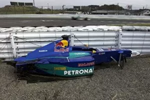 Formula One World Championship: The wreckage of Kimi Raikkonens Sauber Petronas C20