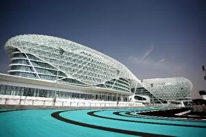 Images Dated 28th October 2009: Formula One World Championship: The Yas Hotel next to the circuit
