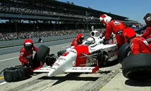 Images Dated 27th May 2002: Gil de Ferran (BRA) Team Penske Dallara Chevrolet survived a botched pit stop to finish tenth