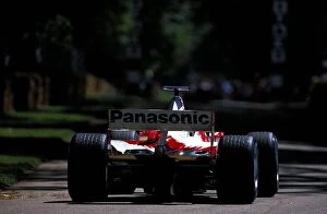 Images Dated 15th July 2002: Goodwood Festival of Speed: Allan McNish 2002 Toyota TF102