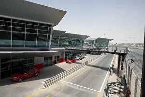 Images Dated 10th April 2008: GP2 Asia Series: The Dubai Autodrome pit lane