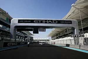 Images Dated 31st October 2009: GP2 Asia Series: The grid: GP2 Asia Series, Rd 1, Race 1, Yas Marina Circuit, Abu Dhabi, UAE