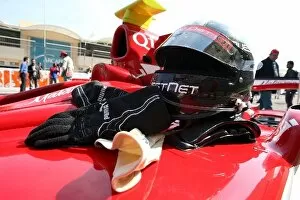 Images Dated 24th January 2009: GP2 Asia Series: Helmet and gloves of Earl Bamber Team Qi-Meritus