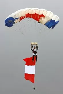 Images Dated 15th February 2008: GP2 Asia Series: Parachutists arrive at the circuit