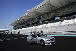 Images Dated 31st October 2009: GP2 Asia Series: The safety Car on the grid