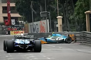Gp Two Gallery: GP2 Series: Alberto Valerio Durango crashes
