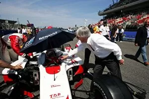 Images Dated 12th May 2007: GP2 Series: Bernie Ecclestone F1 Supremo on the GP2 grid