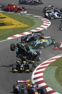 Images Dated 13th May 2007: GP2 Series: Crash at the start of the race