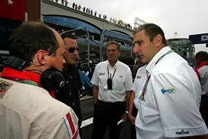 Images Dated 21st August 2005: GP2 Series: Team bosses on the grid: GP2 Series, Rd18, Istanbul Park, Istanbul, Turkey