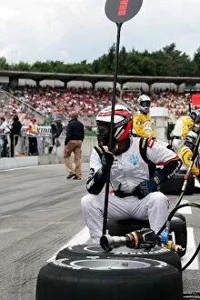 Images Dated 19th July 2008: GP2 Series: Trident mechanic: GP2 Series, Rd 6, Race 1 Hockenheim, Germany, Saturday 19 July 2008