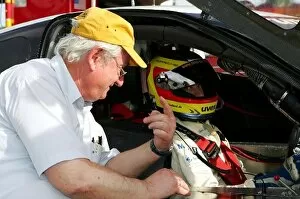 Images Dated 10th January 2005: Grand Am Testing: Norbert Singer, Porsche Engineer and Timo Bernhard Brumos Racing Porsche Fabcar