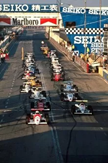 Images Dated 19th June 2001: International Formula Three: The start of the race. Eddie Irvine Ralt leads the field
