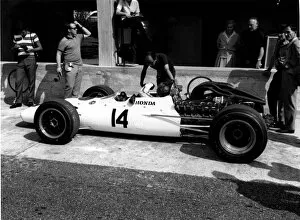 Images Dated 18th September 2013: Italian Grand Prix, Monza 1967: John Surtees, Honda