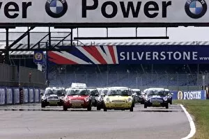 Images Dated 30th July 2002: John Cooper Challenge: Eventual race winner Steven Meli leads a full grid of Mini Cooper Club