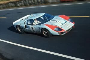France Gallery: Le Mans 24 Hours: Ken Miles / Denny Hulme Ford GT40 Mk II, 2nd place