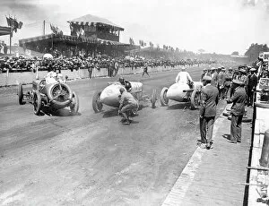 Prewar Collection: Le Mans, France. 26 July 1921: Henry Segrave avoids Jimmy Murphy and Andre Dubonnet in the pits