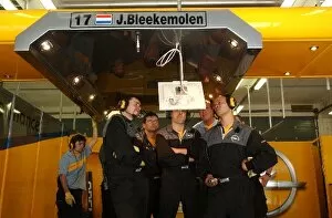 Images Dated 6th June 2003: Mechanics follow the work of Jeroen Bleekemolen (NED), OPC Euroteam, Opel Astra V8 Coup