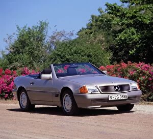 Images Dated 23rd August 2013: Mercedes-Benz 380SL
