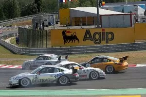 Porsche Supercup: First corner crash: Porsche Supercup, Rd 7, Budapest, Hungary, 2-5 August 2007