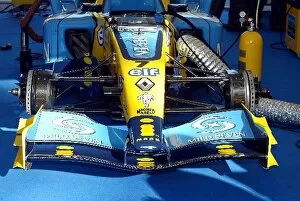 Images Dated 29th January 2004: Renault R23 Launch Action: The Renault R23 is prepared before being demonstrated on the streets of