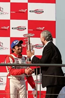 Speedcar Series Gallery: Speedcar Series: Third place Sheikh Hasher Al Maktoum receives his trophy from Simon Azzam