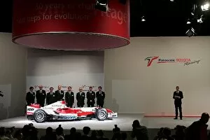 Images Dated 12th January 2007: Toyota TF107 Launch: Toyota Personnel with the new Toyota TF107