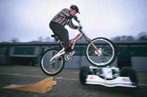 Images Dated 11th December 2002: Willem Toet, bicycle jump