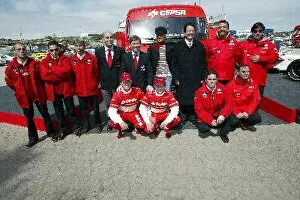 Images Dated 30th March 2004: World Series By Nissan: Epsilon Euskadi team photograh with drivers Ander Valari